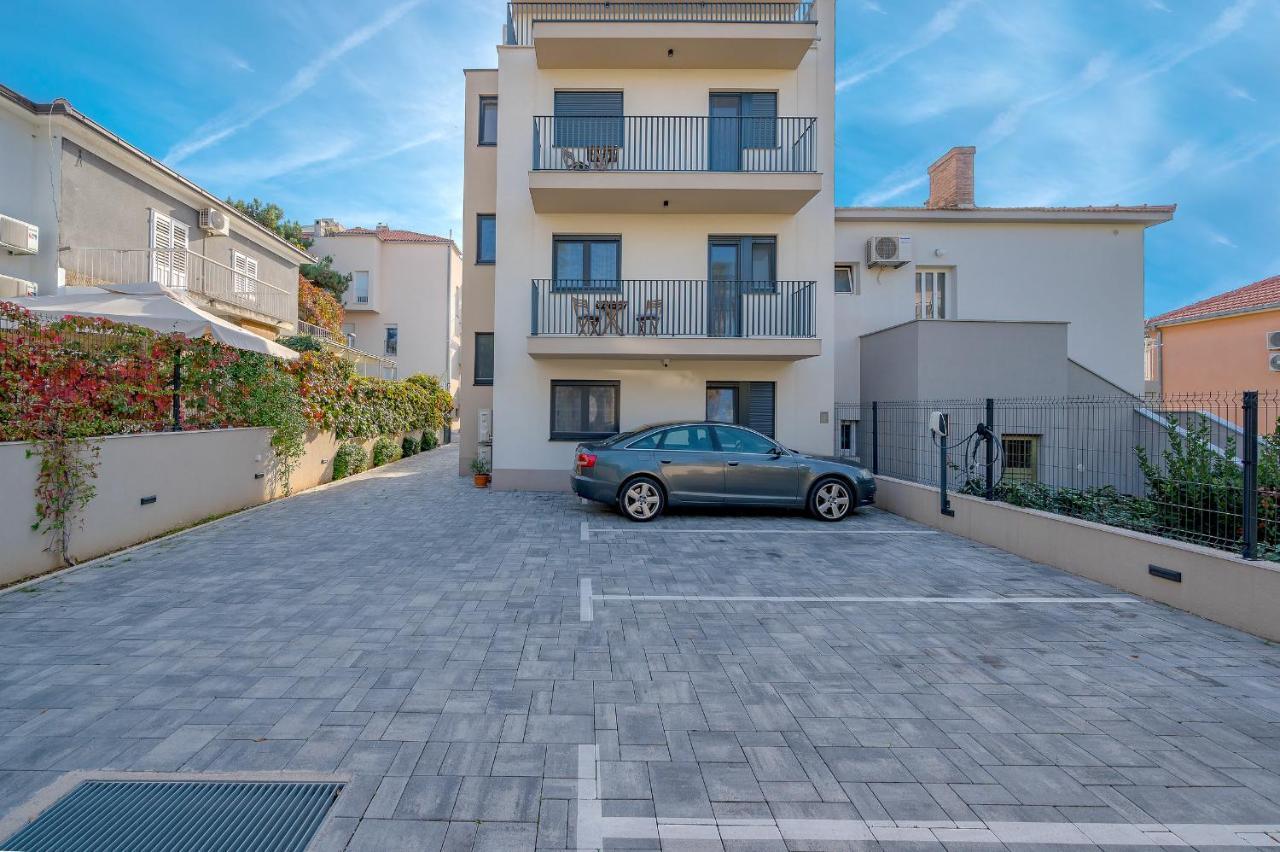 Seven Seas Residence Split Exterior photo